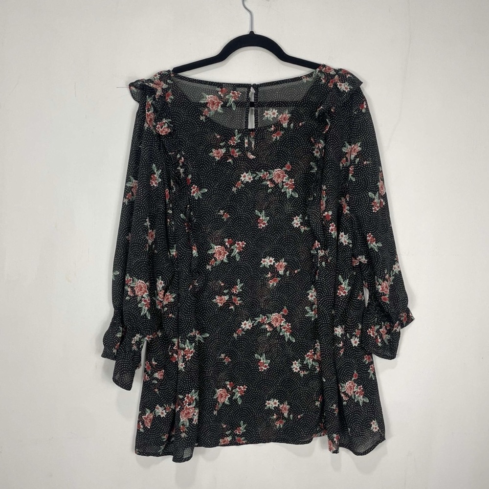 Torrid Black Top with Floral Design T23 - Picture 2 of 5